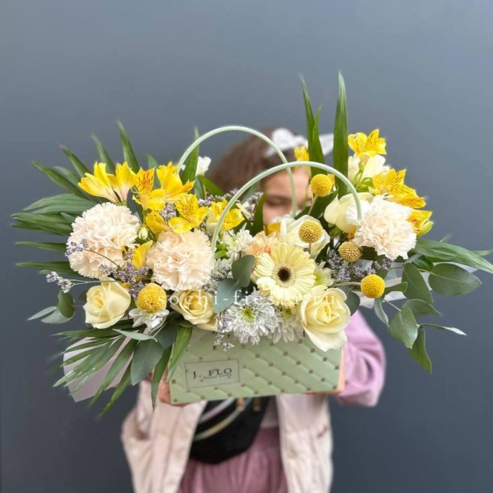 Сумочка с розами "Эпиа" в Кургане