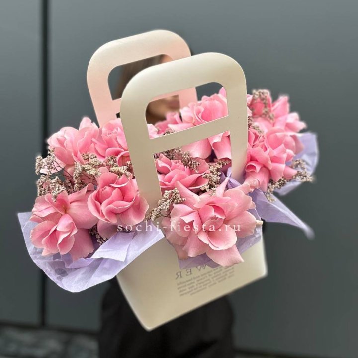 Сумочка розовых роз "Плинки" в Кургане