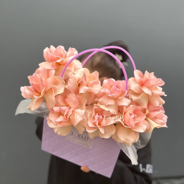 Сумочка с розами "Кети" в Кургане