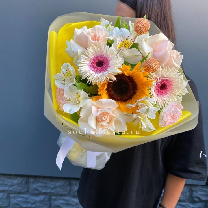 Букет с подсолнухом "Елоу" в Кургане