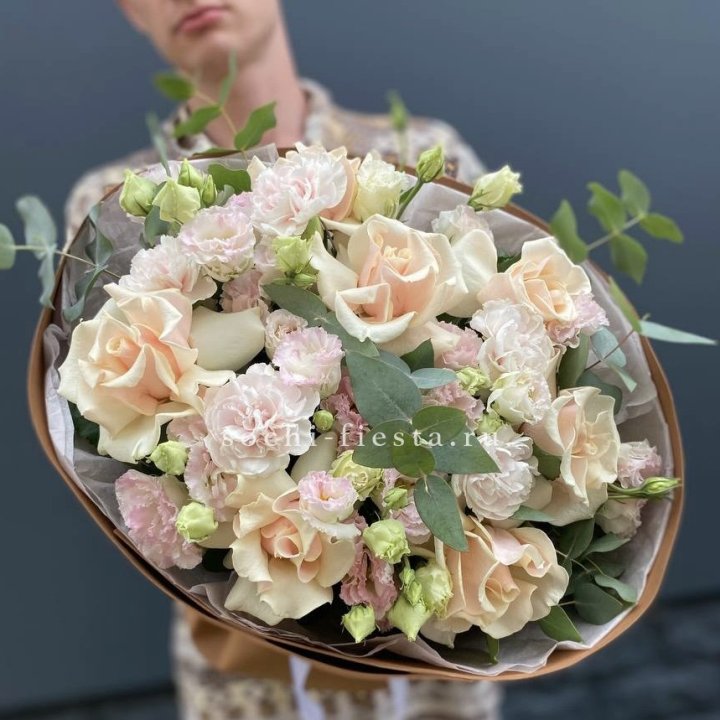  Букет кремовых роз "Мокко" в Кургане