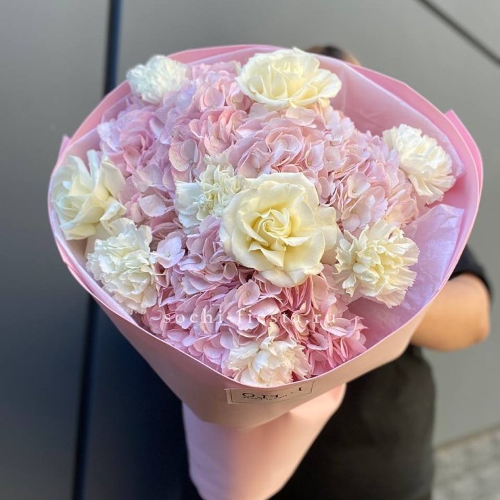  Букет гортензий и роз  в Кургане