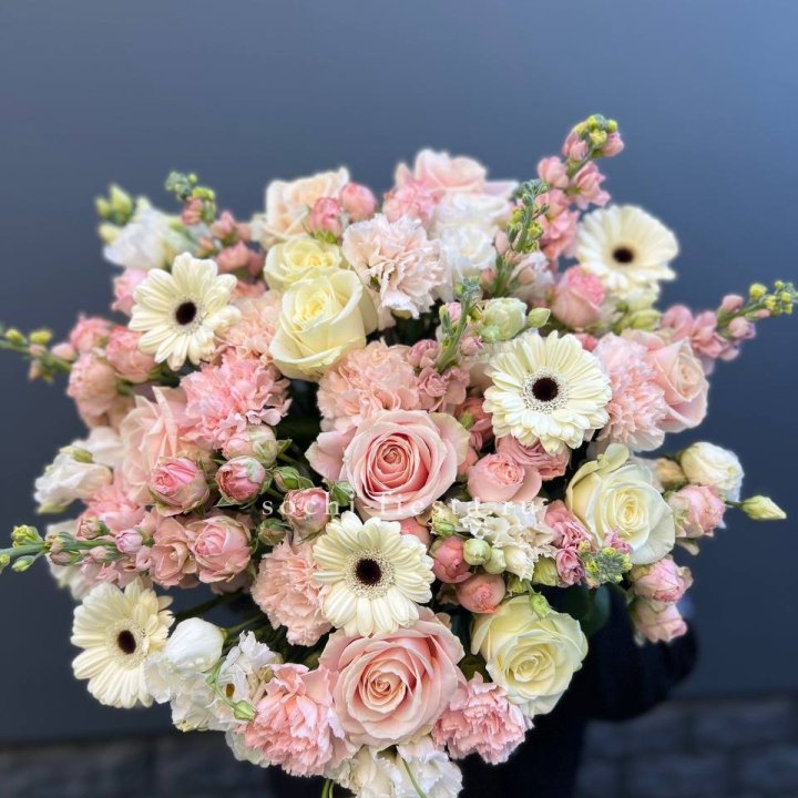 Авторский букет "Нежный" в Кургане