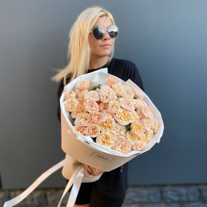 15 пионовидных роз №2 в Кургане