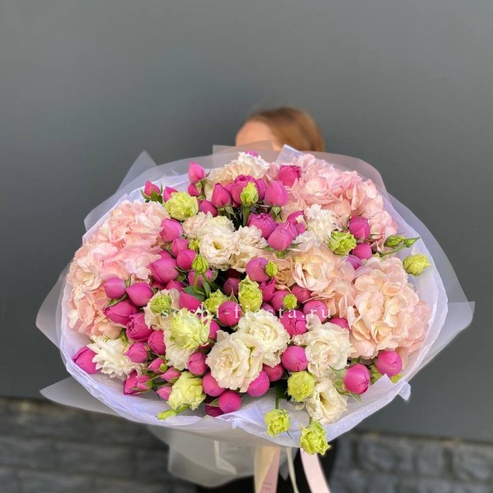  Букет  гортензий и Мисти в Кургане