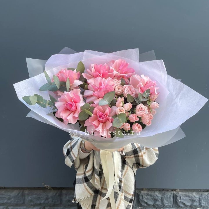 Букет французских и пионовидных роз  в Кургане