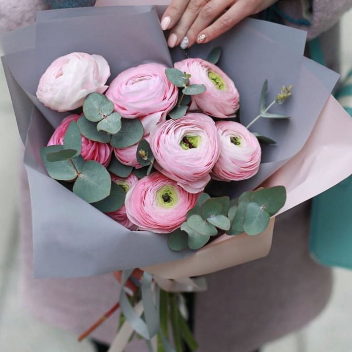 Ранункулюсы с эвкалиптом №1 в Кургане