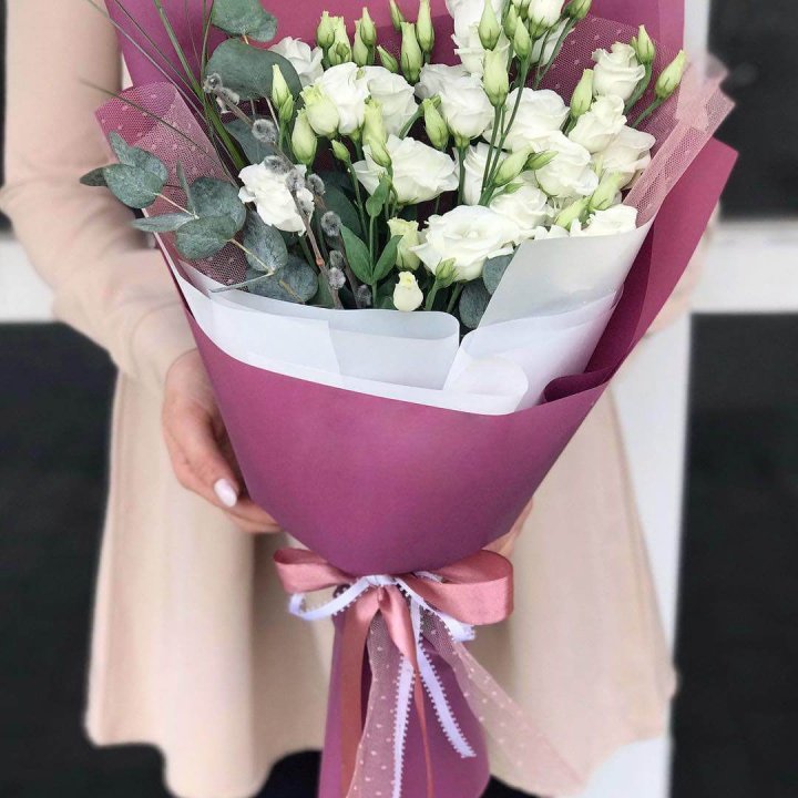 Эустомы с эвкалиптом в Кургане