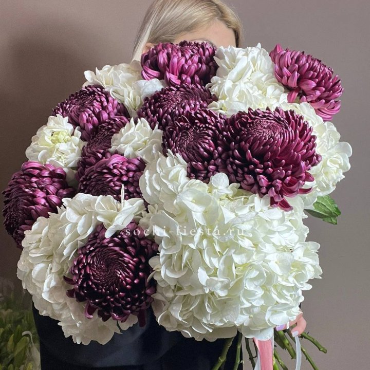 Охапка Бигуди и гортензий в Кургане