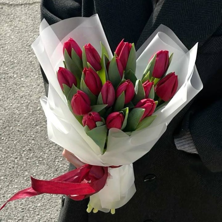 15 красных тюльпанов в Кургане