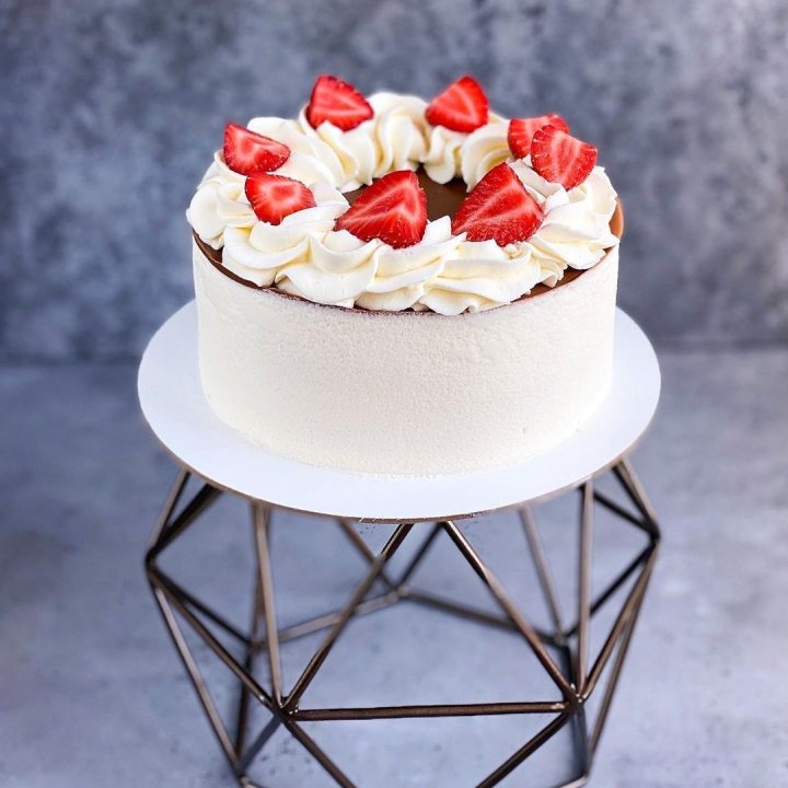 Торт "Клубника со сливками" в Кургане