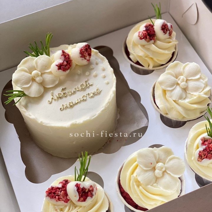 Капкейки и бенто-торт "Мамочке" в Кургане