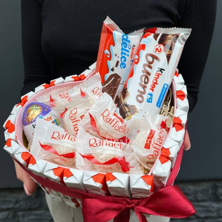 Подарочный набор сердце с Киндерами и Рафаэлло в Кургане