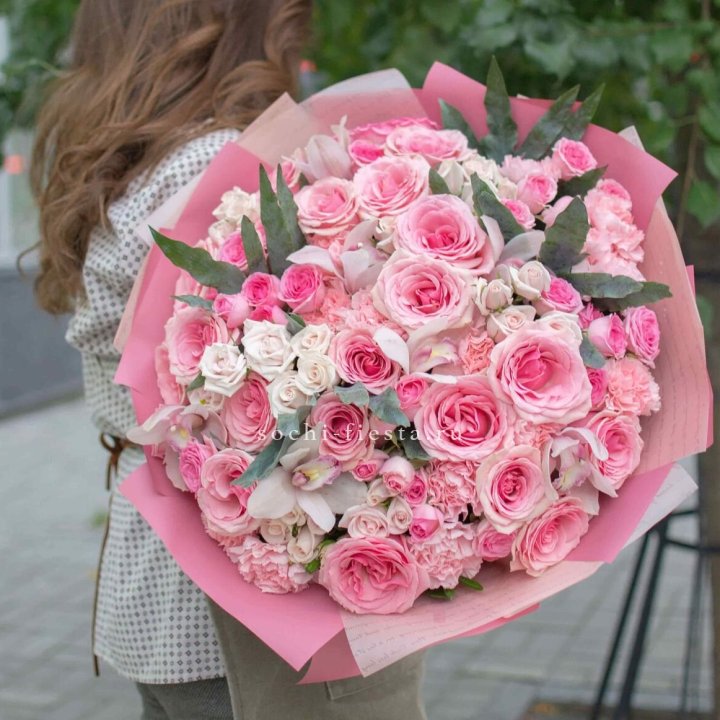 Дизайнерский букет "Барби" в Кургане