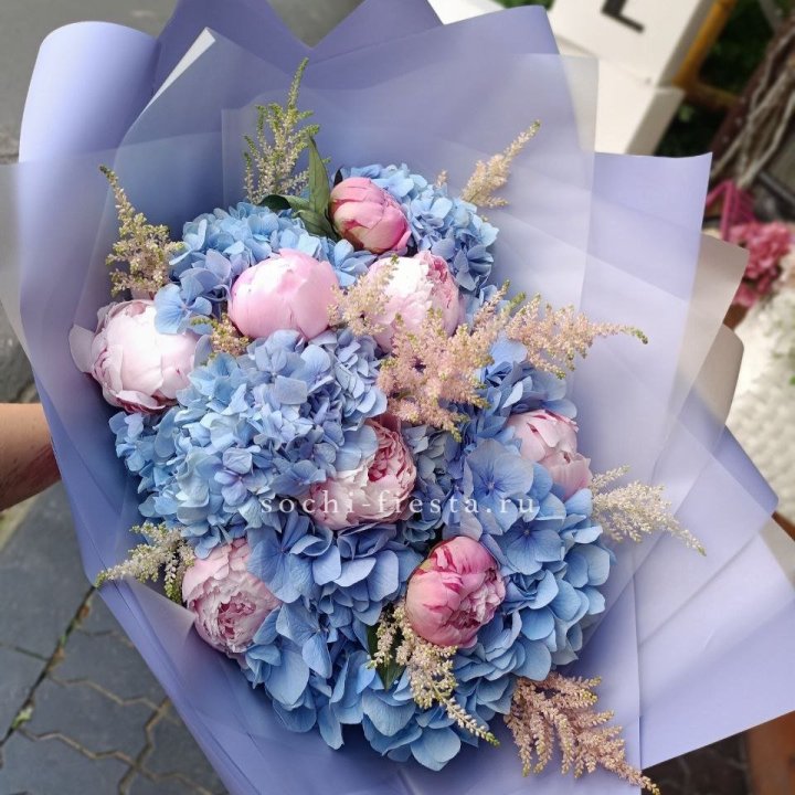 Дизайнерский букет с гортензией №3 в Кургане