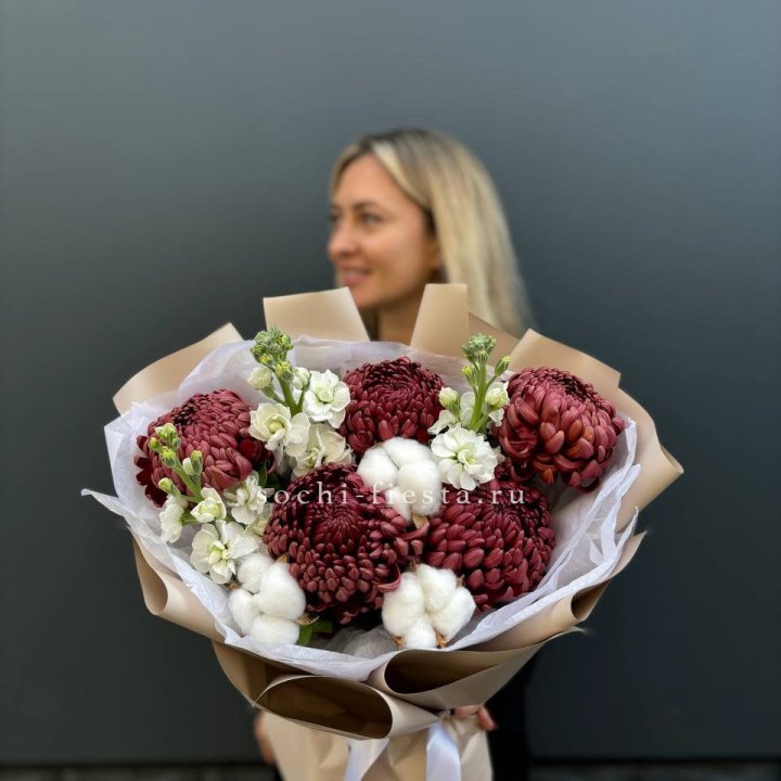 Хризантемы с маттиолой в Кургане