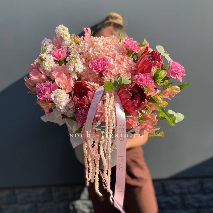 Коробка с цветами "Камикадзе" в Кургане