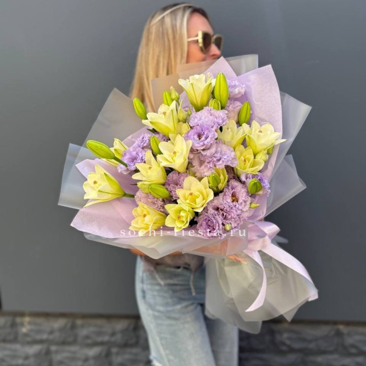  Букет лилий и эустом в Кургане