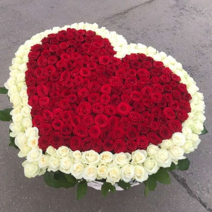 333 розы в корзине в Кургане