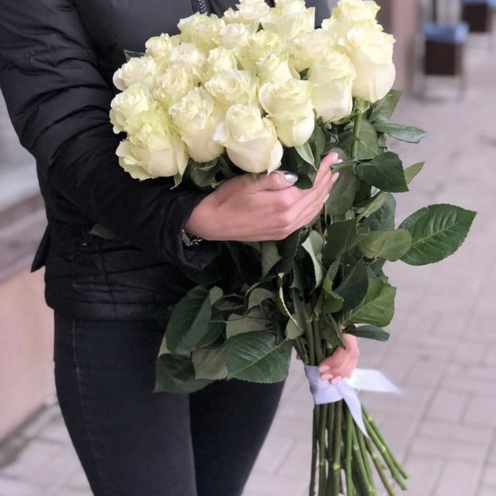 Голландские розы белые в Кургане