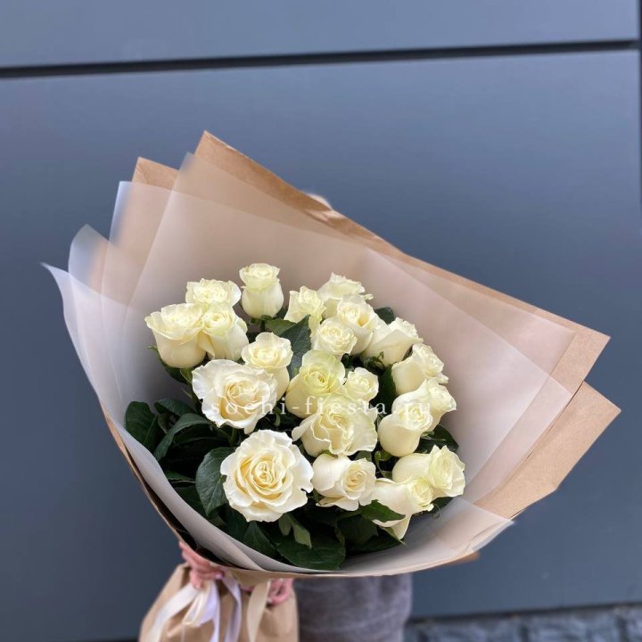  Букет  высоких белых роз   в Кургане