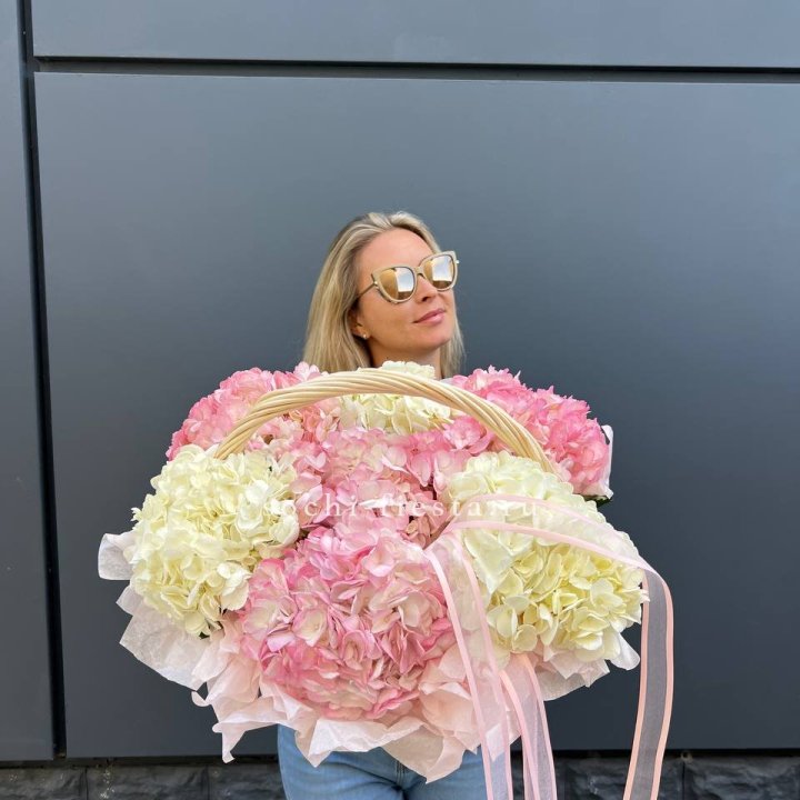 7 гортензий в корзине в Кургане