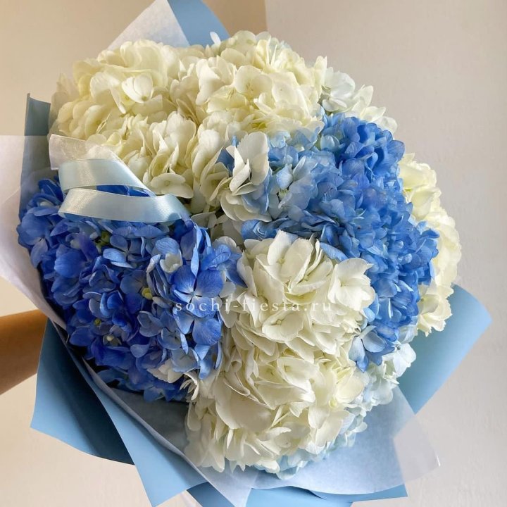 Букет гортензий "Голубая лаза" в Кургане