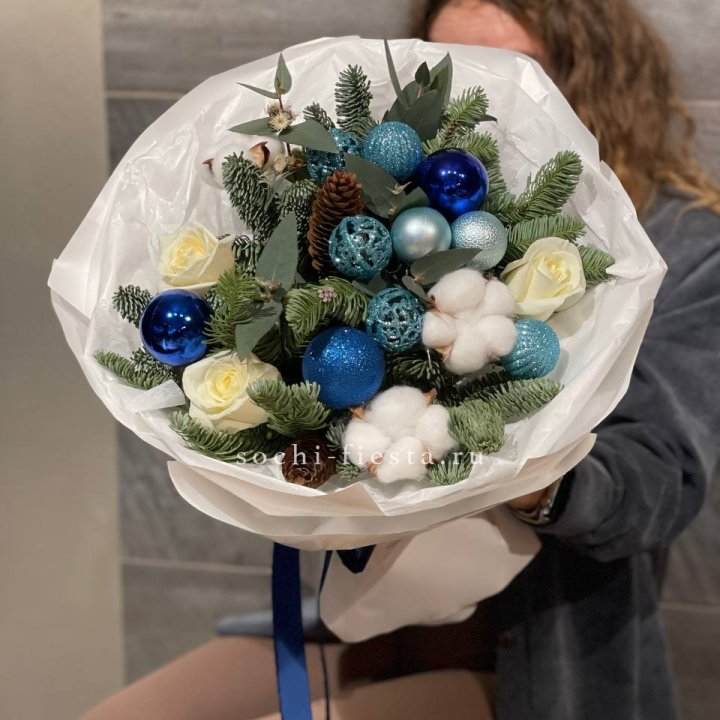 Новогодний букет "Синий иней" в Кургане