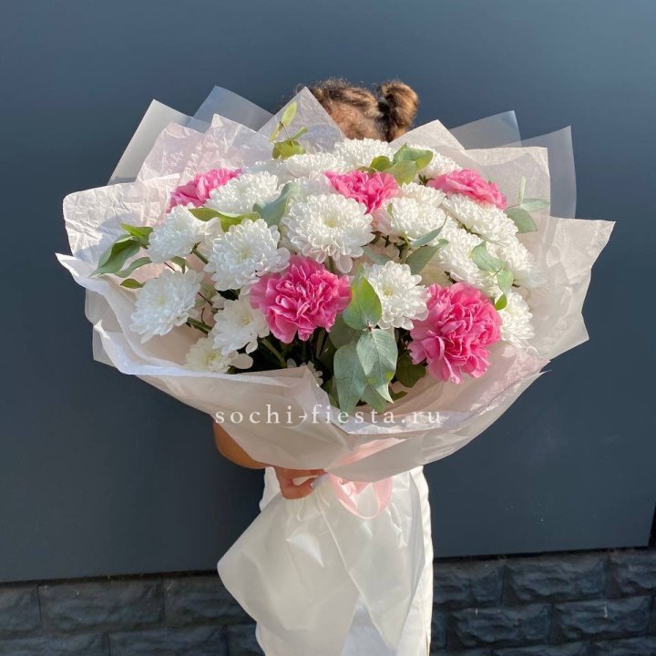  Букет  хризантем и диантусов "Воздушный" в Кургане