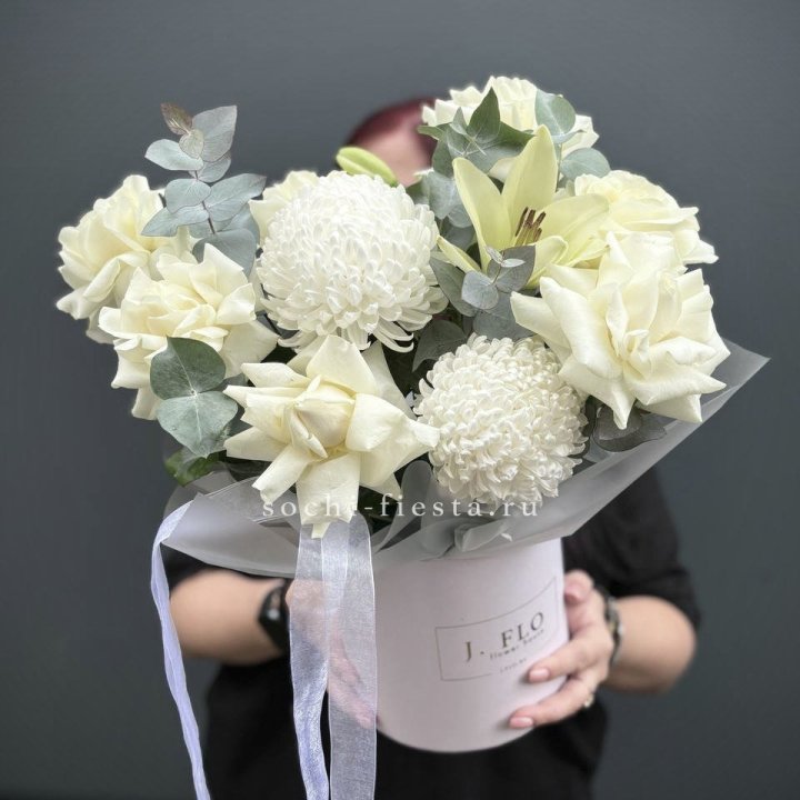 Цветы в шляпной коробке  в Кургане