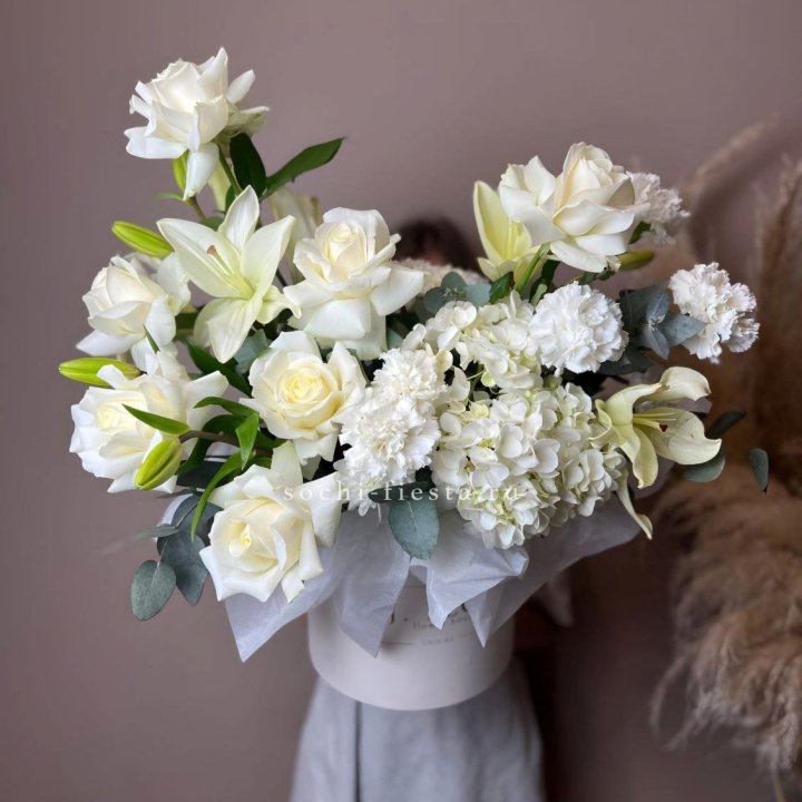 Цветочный бокс "Вайт дримс" в Кургане