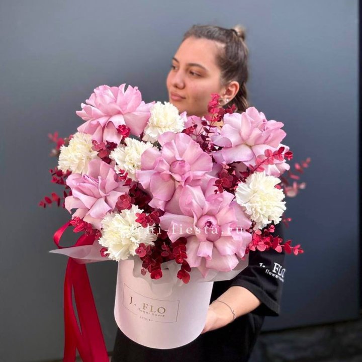 Бокс с французскими розами "Вела вита" в Кургане