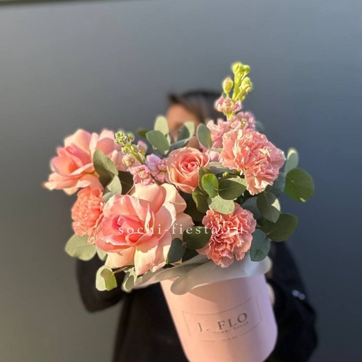 Цветы в боксе "Сизара" в Кургане