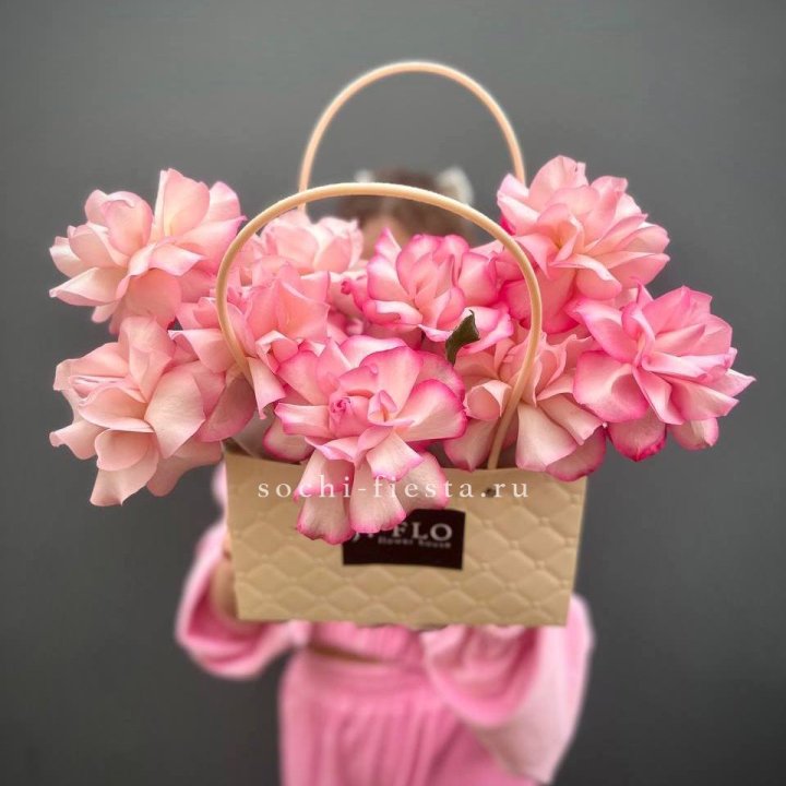 Сумочка розовых роз Венди в Кургане