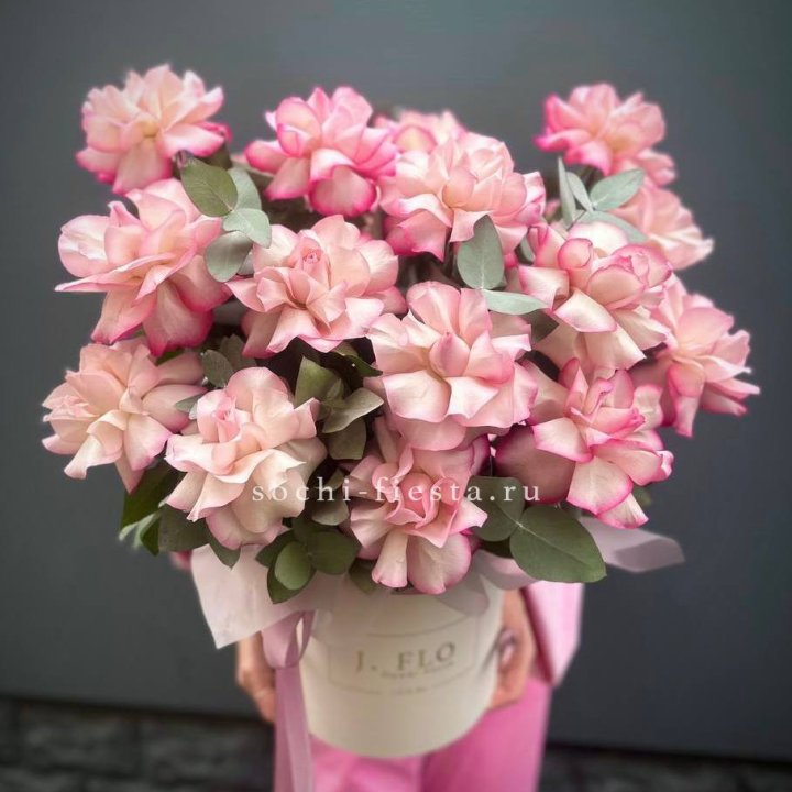 17 Французских  роз Венди в боксе в Кургане