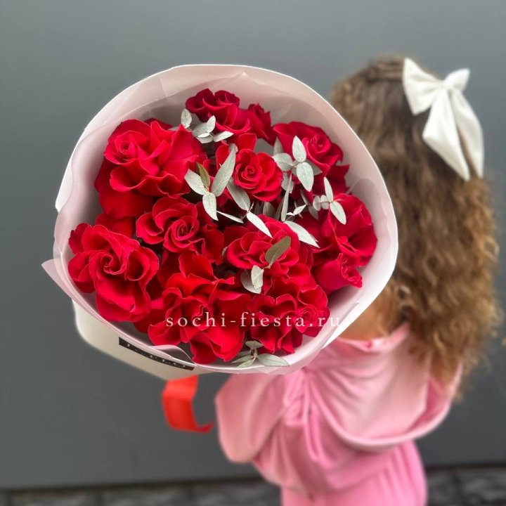 11 Красных французских роз в Кургане