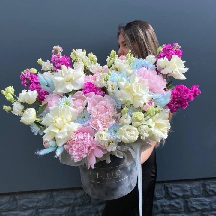 Дизайнерский цилиндр "Пионы гарден" в Кургане