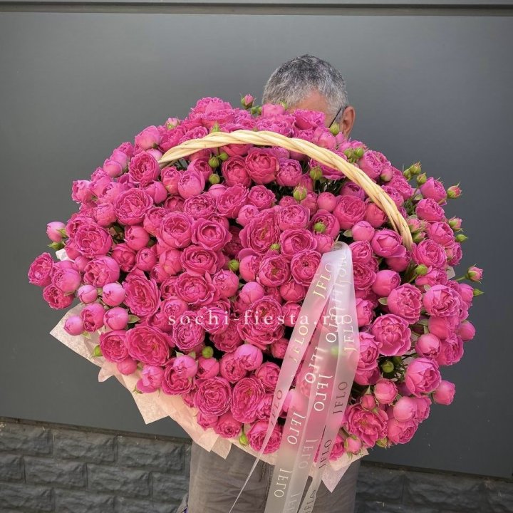 Корзина роз Мисти Баблс 151 в Кургане