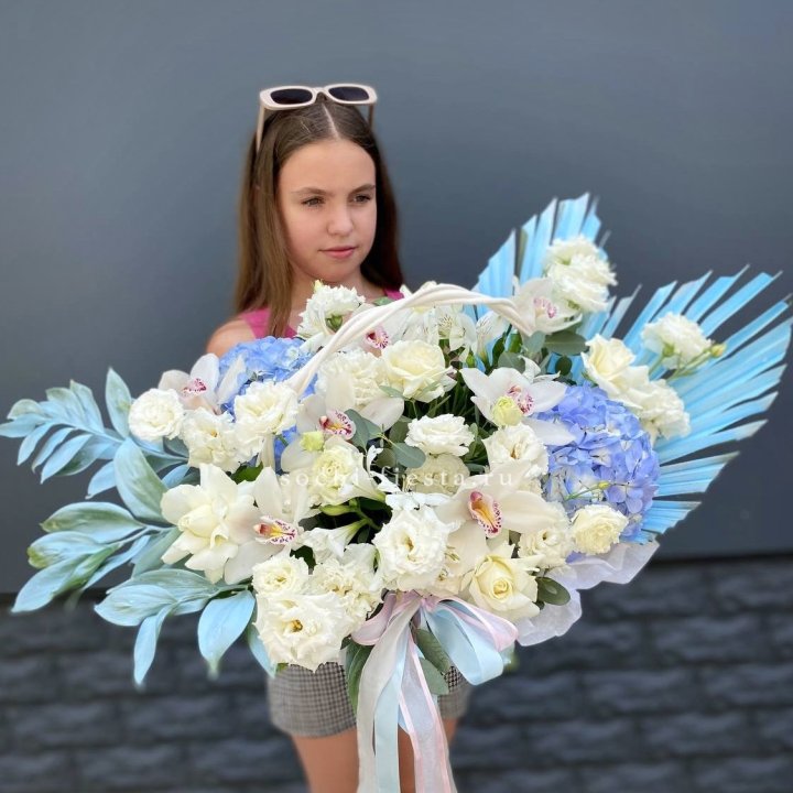 Цветочная корзина "Блю винч" в Кургане