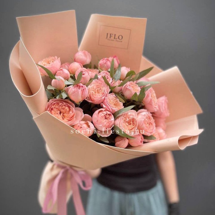 Букет из 9 кустовых роз Джульетта в Кургане