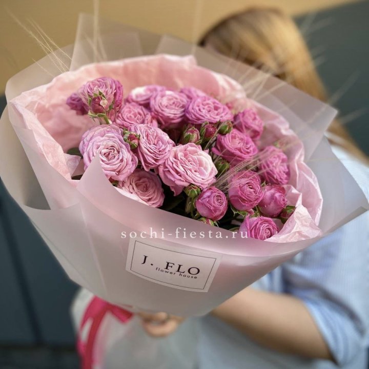 Пионовидные розы Мадам Бомбастик Pink в Кургане