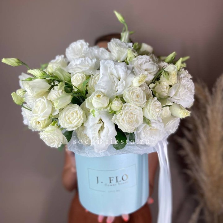 Бокс кустовых роз и эустомы  в Кургане