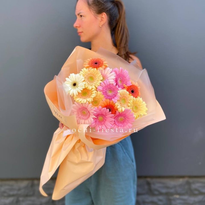 Букет разноцветных гербер в Кургане