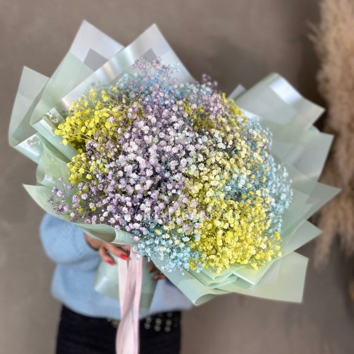 Букет радужных гипсофил в Кургане