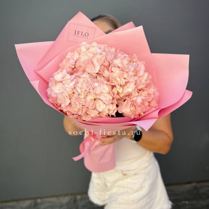 Букет гортензий "Крем" в Кургане