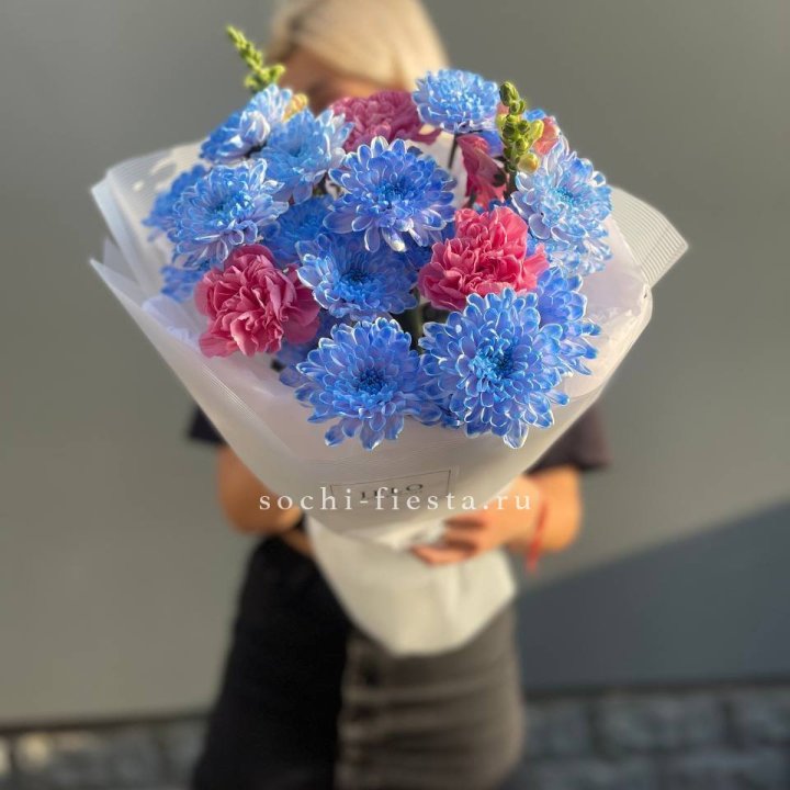 Букет сборный с хризантемой в Кургане