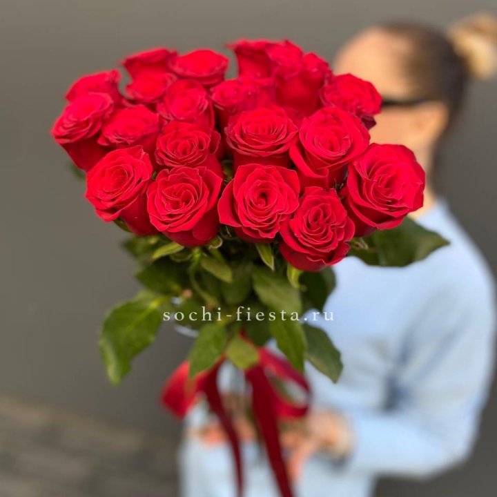 19 красных роз в Кургане