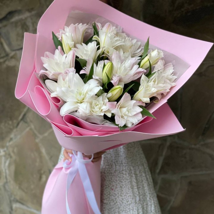 Букет пионовидных лилий №1 в Кургане