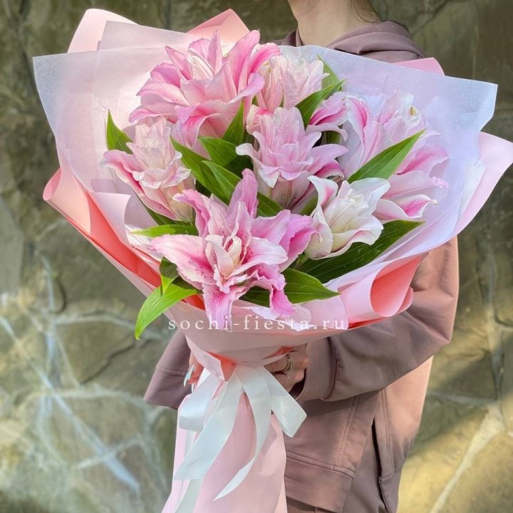 Букет пионовидных лилий №2 в Кургане