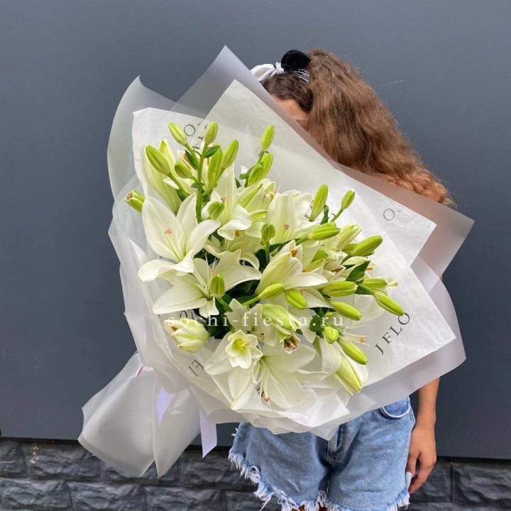 Букет  лилий "Воздушный"  в Кургане